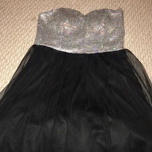 Strapless short prom dress